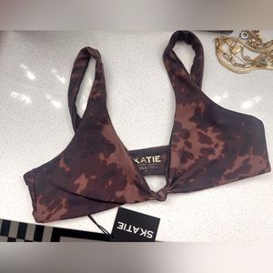 Skatie YELLOWSTONE Penny top NWT